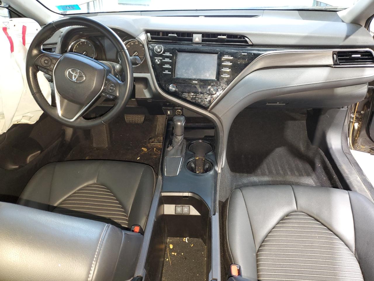 Toyota Camry Se Image 6