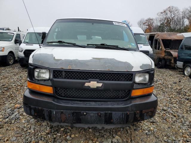 Chevrolet Express Image 5