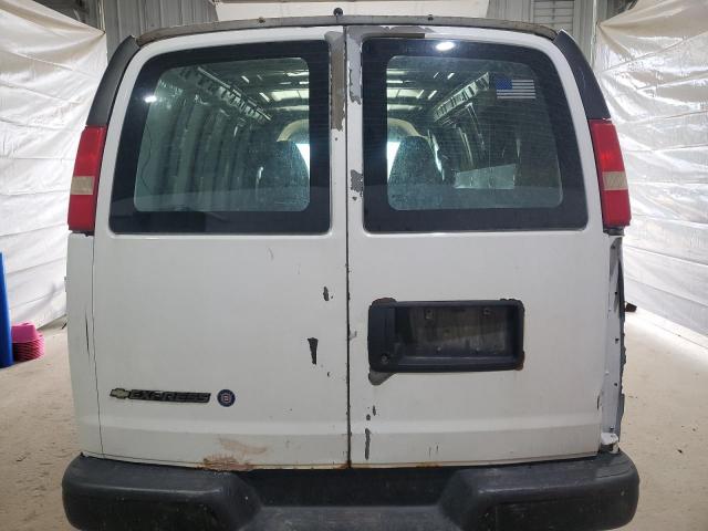 Chevrolet Express Image 4