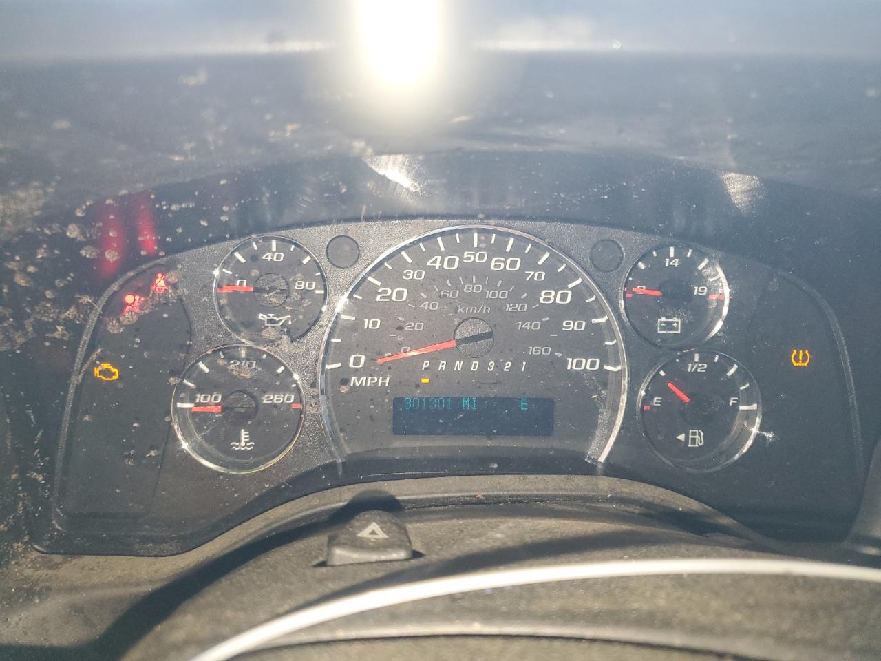 Chevrolet Express Image 12