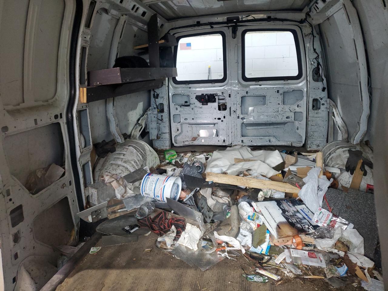 Chevrolet Express Image 8