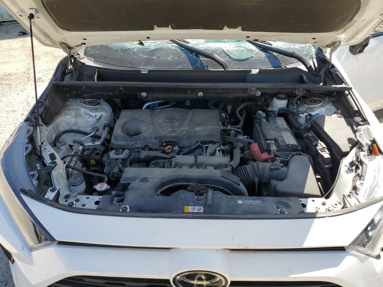 Toyota RAV4 Le Image 8