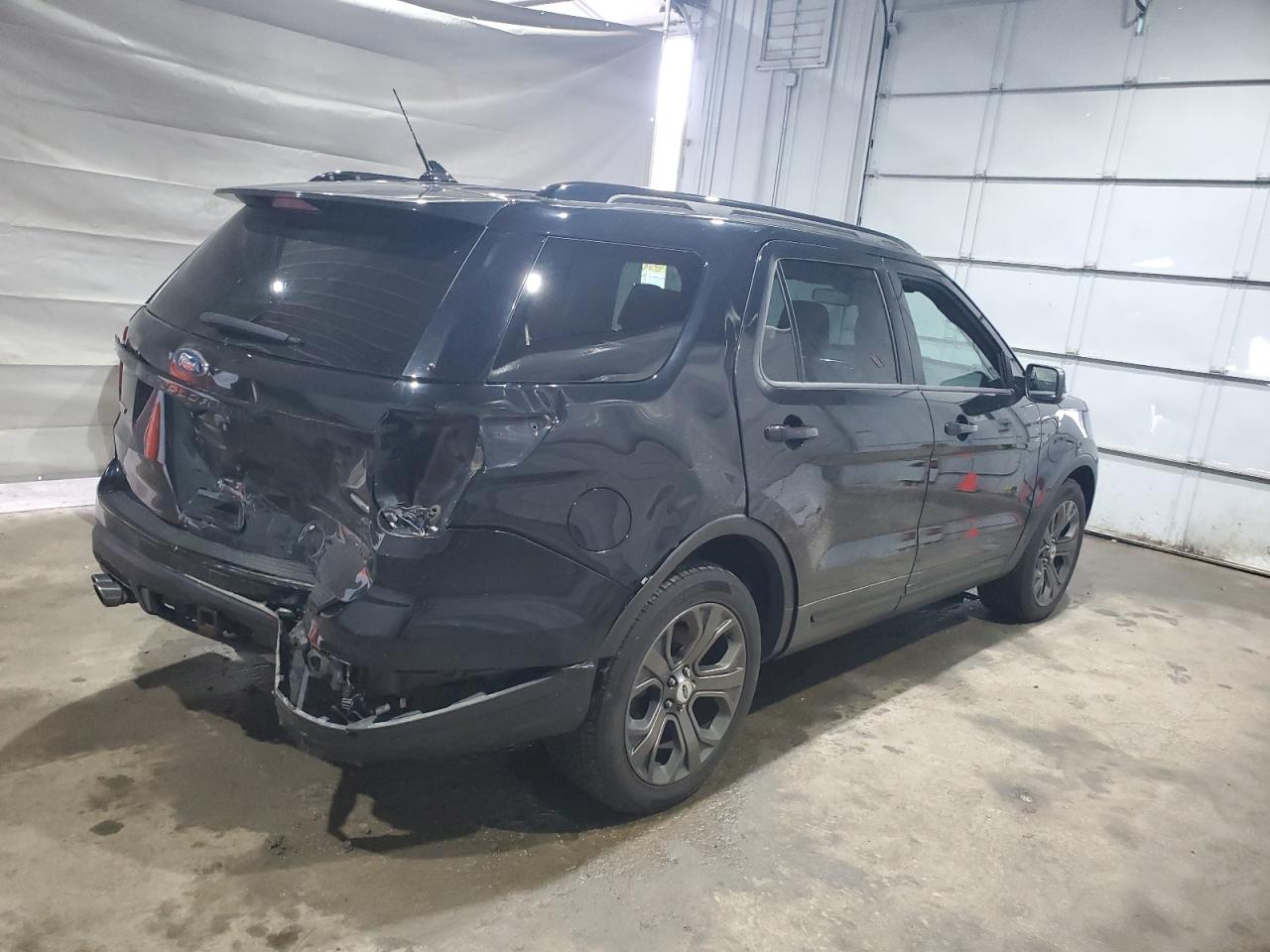 Ford Explorer Sport Image 6