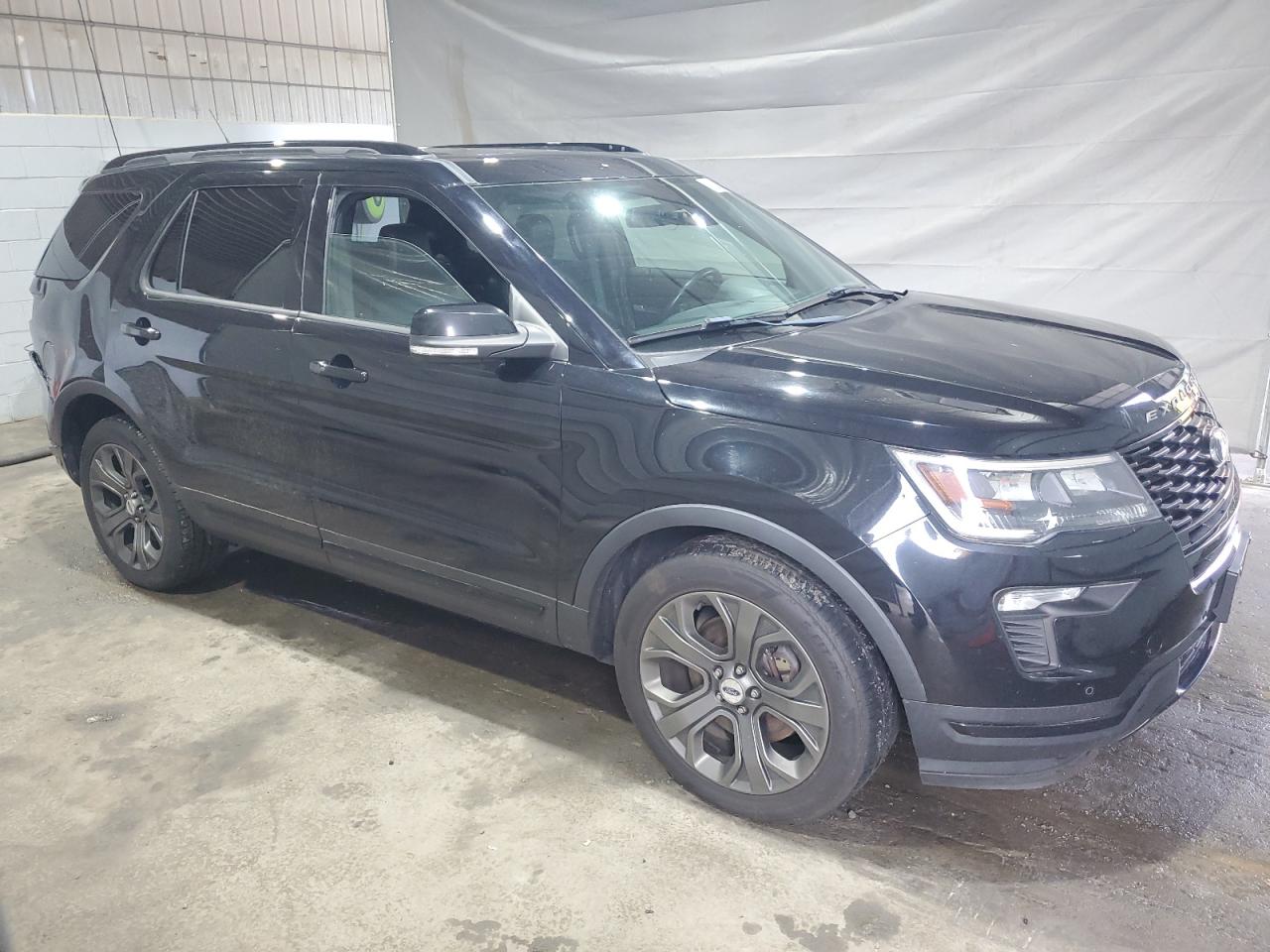 Ford Explorer Sport Image 5