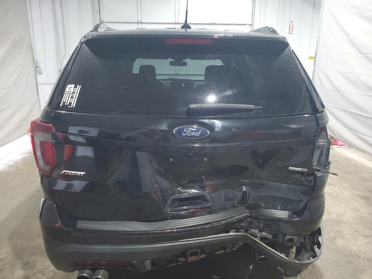 Ford Explorer Sport Image 4