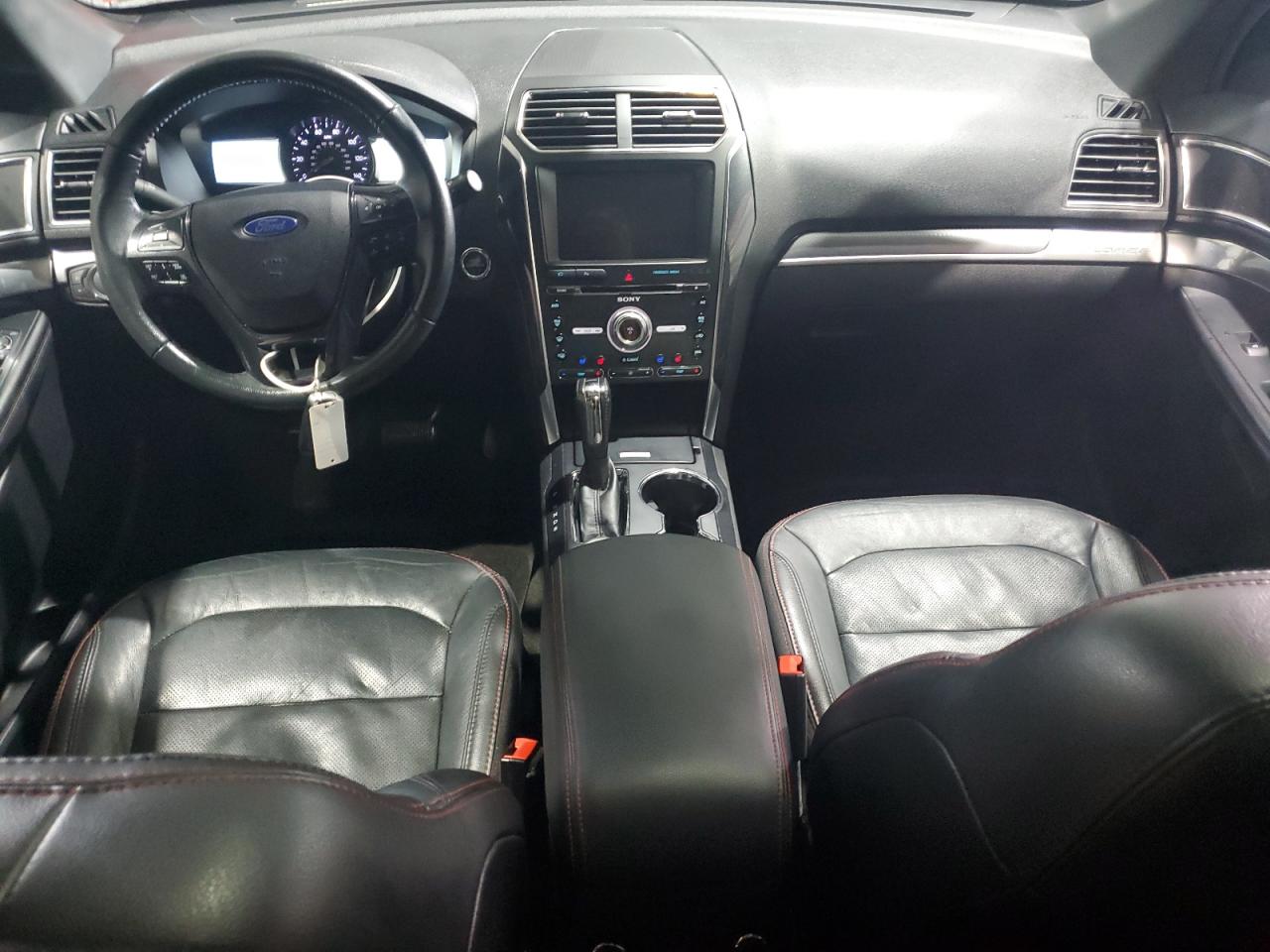 Ford Explorer Sport Image 2