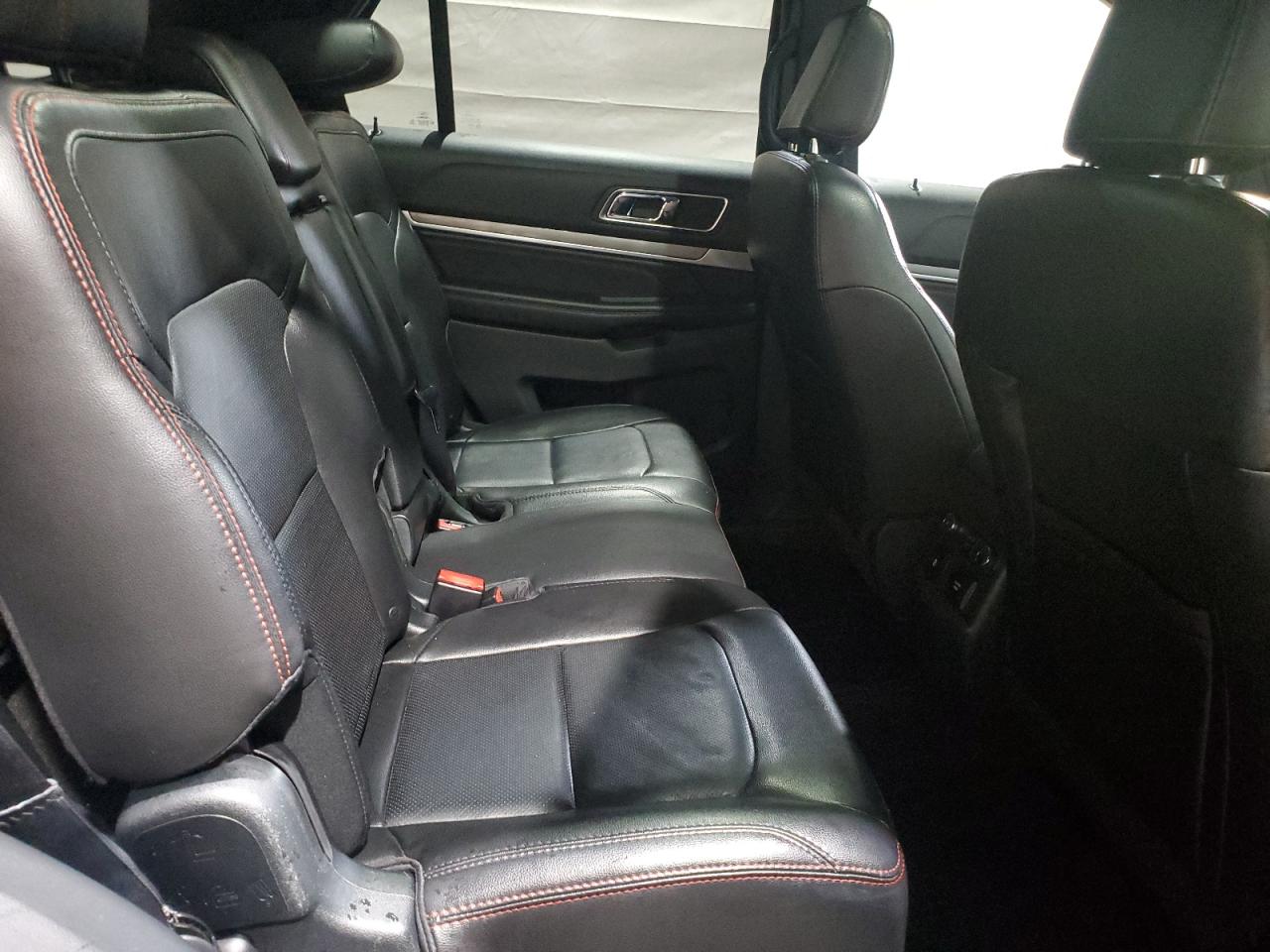 Ford Explorer Sport Image 10