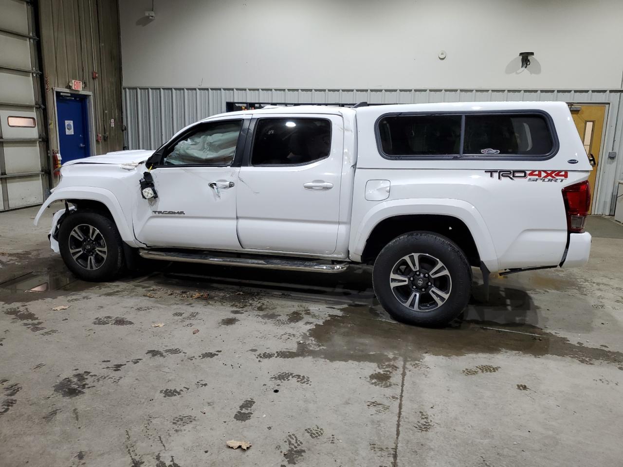 Toyota Tacoma Double Cab Image 2
