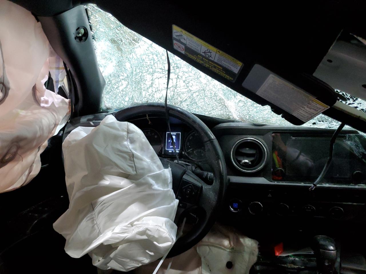 Toyota Tacoma Double Cab Image 12