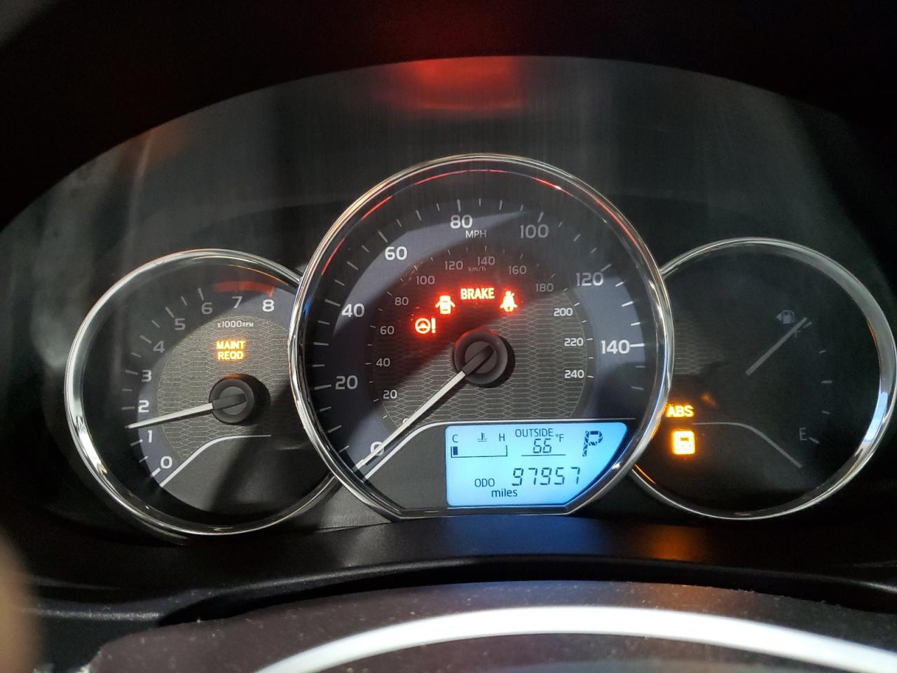 Toyota Corolla L Image 10