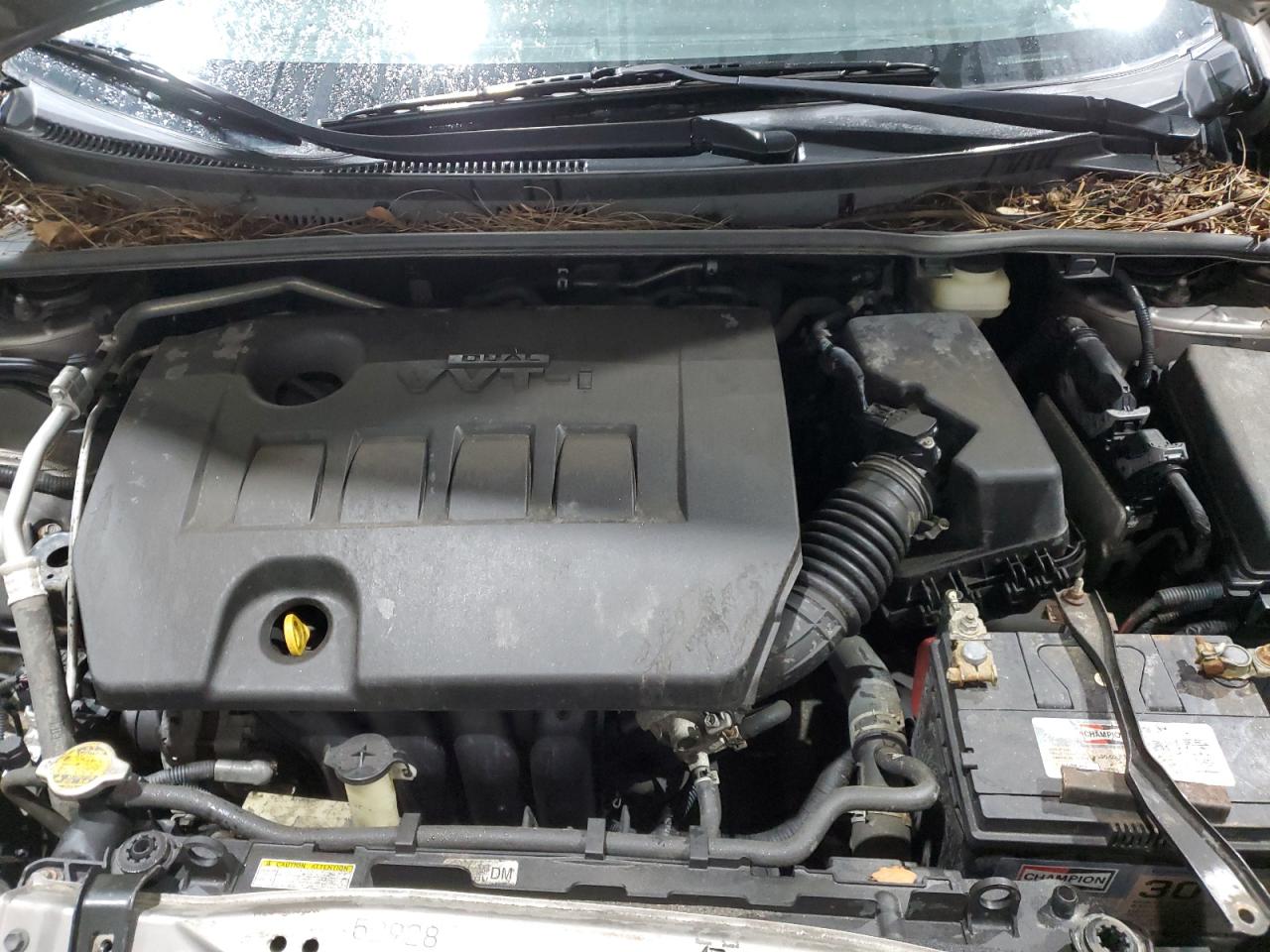 Toyota Corolla L Image 2