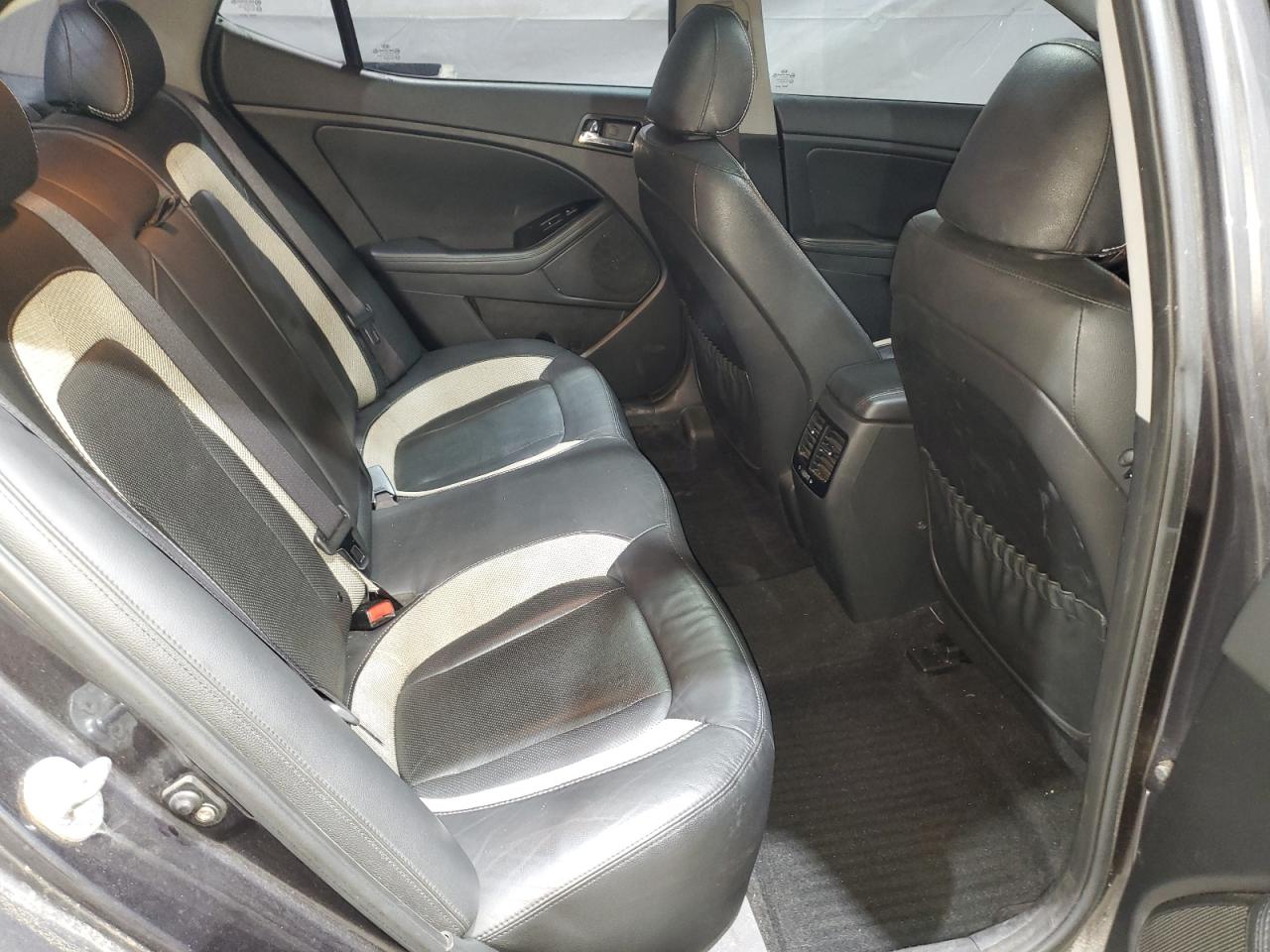 Kia Optima Sx Image 8