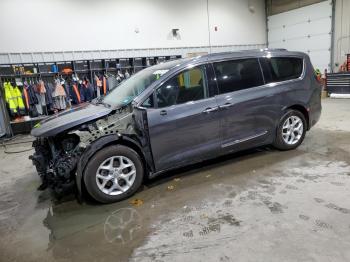  Salvage Chrysler Pacifica