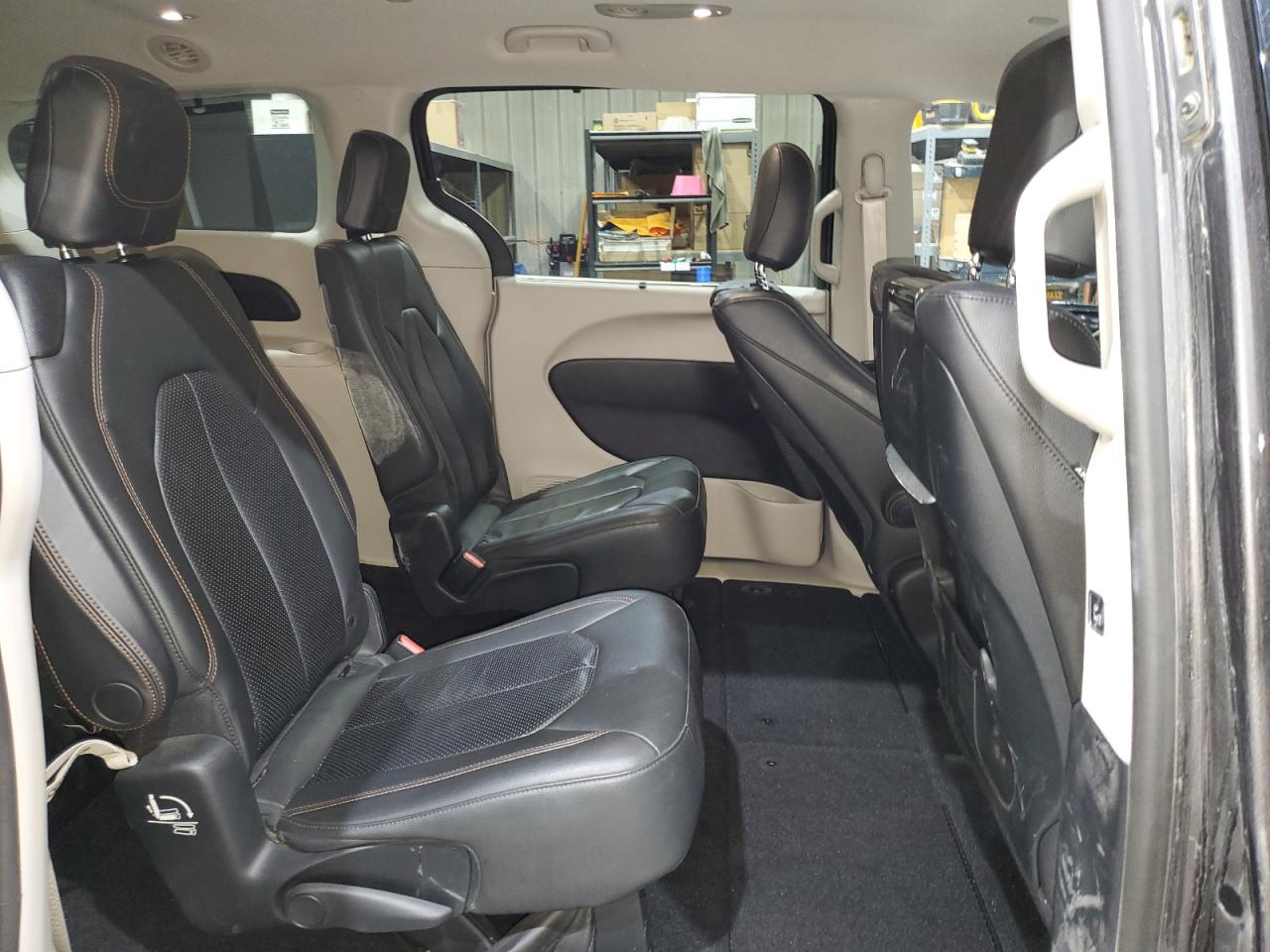 Chrysler Pacifica Touring L Plus Image 8