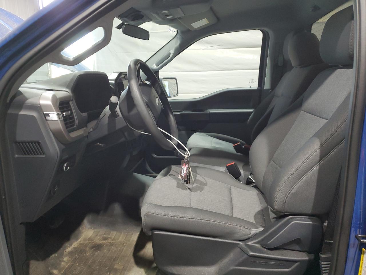 Ford F-150 Xl Image 2