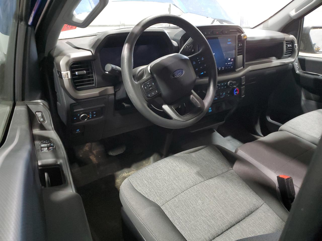 Ford F-150 Xl Image 4