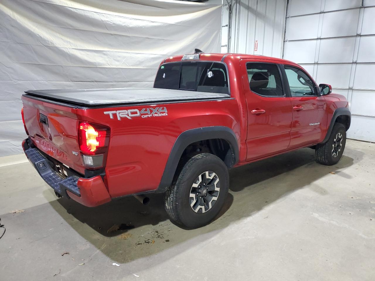 Toyota Tacoma Double Cab Image 3