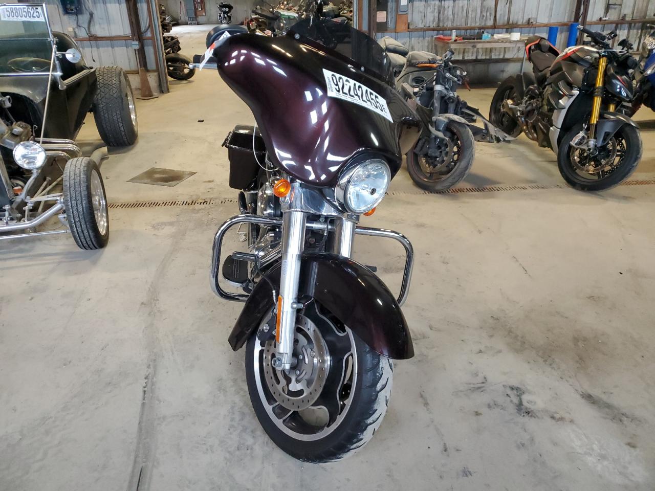 Harley-Davidson Fl Image 4