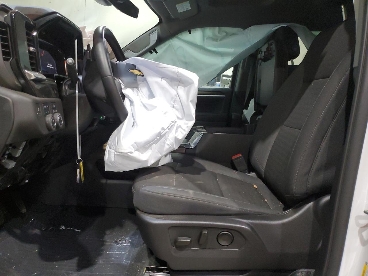 Chevrolet Silverado K1500 Lt Image 10