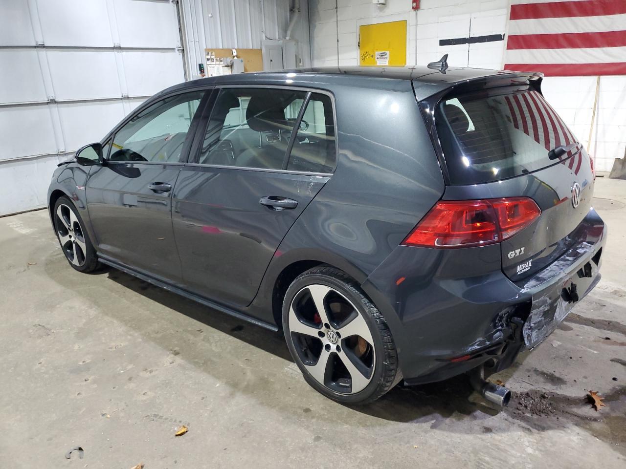 Volkswagen GTI S Image 2