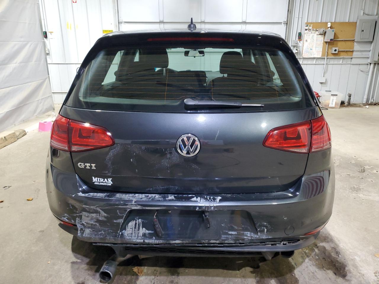 Volkswagen GTI S Image 4