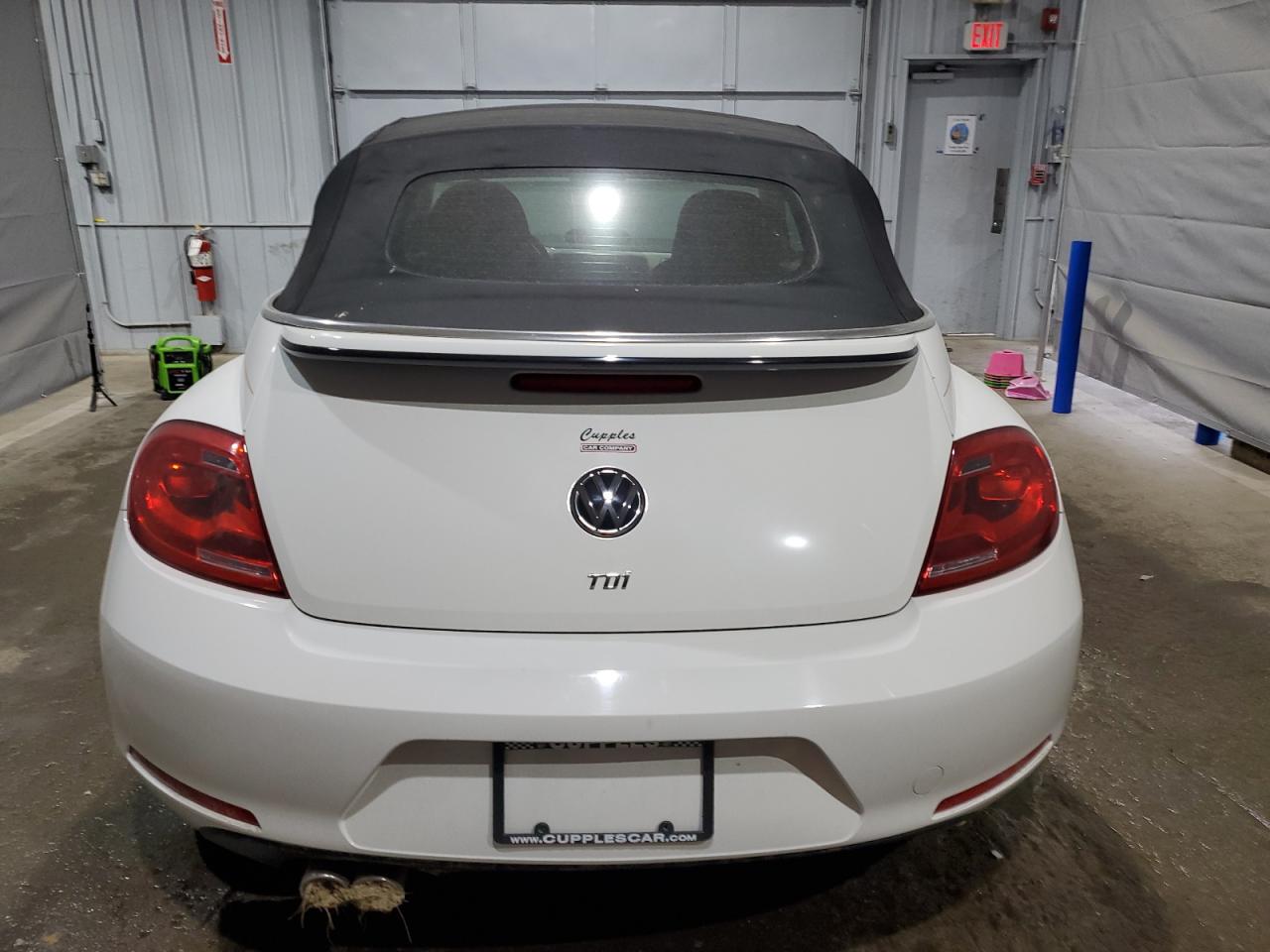 Volkswagen Beetle Image 13