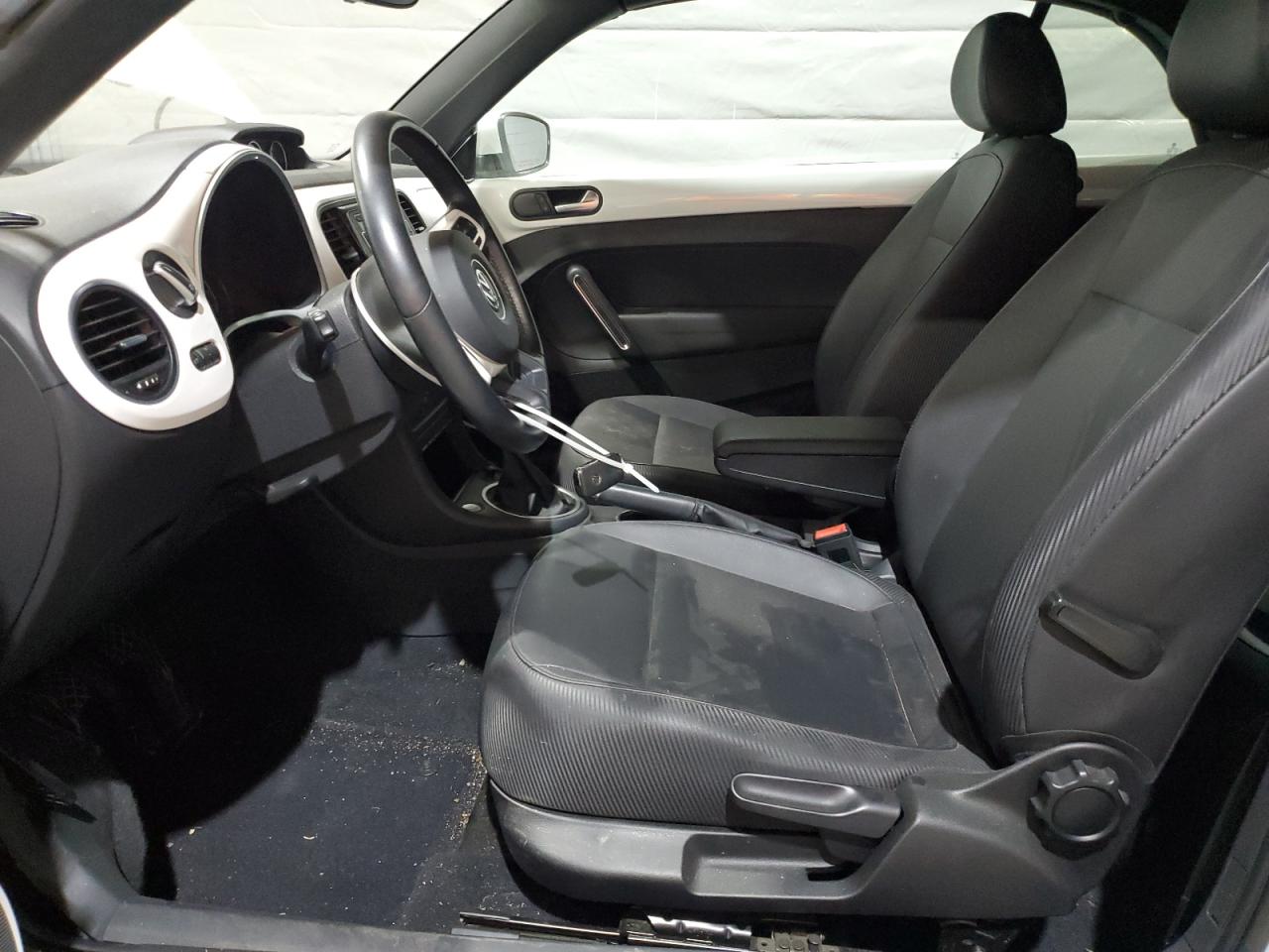 Volkswagen Beetle Image 9