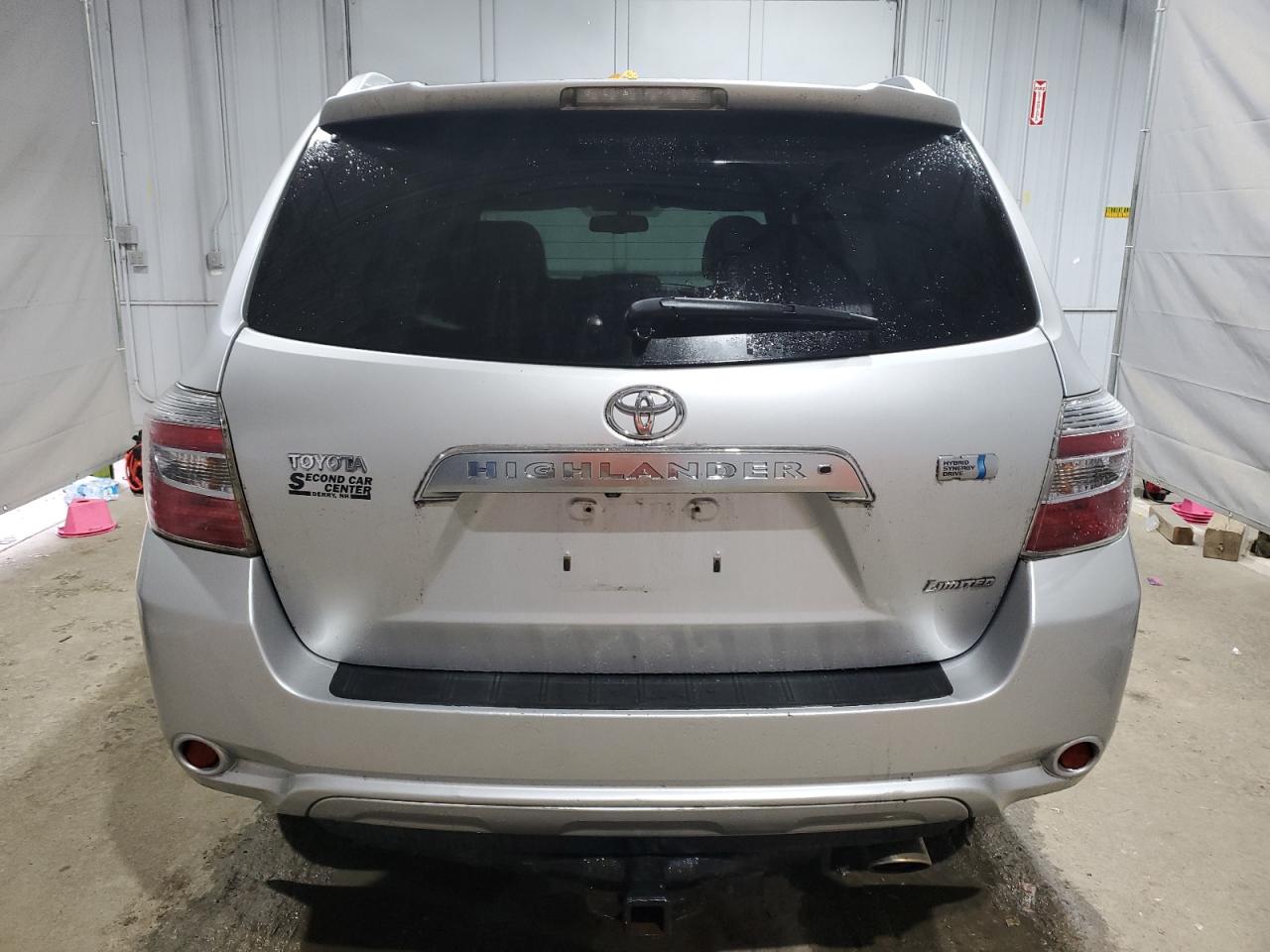 Toyota Highlander Hybrid Limited Image 2