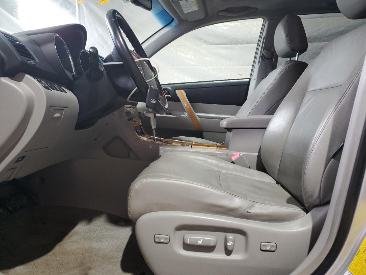 Toyota Highlander Hybrid Limited Image 5