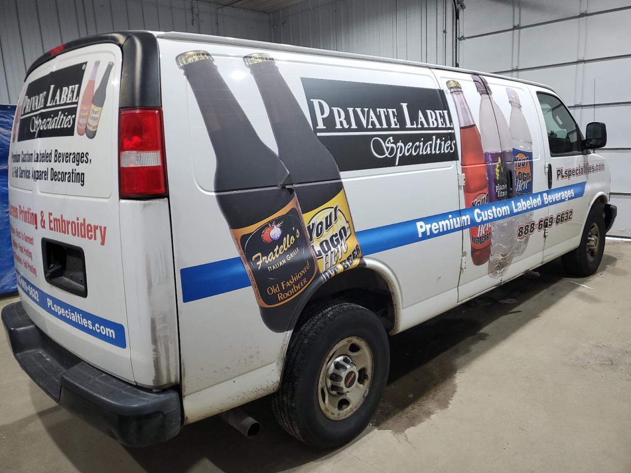 GMC Savana G3500 Image 2