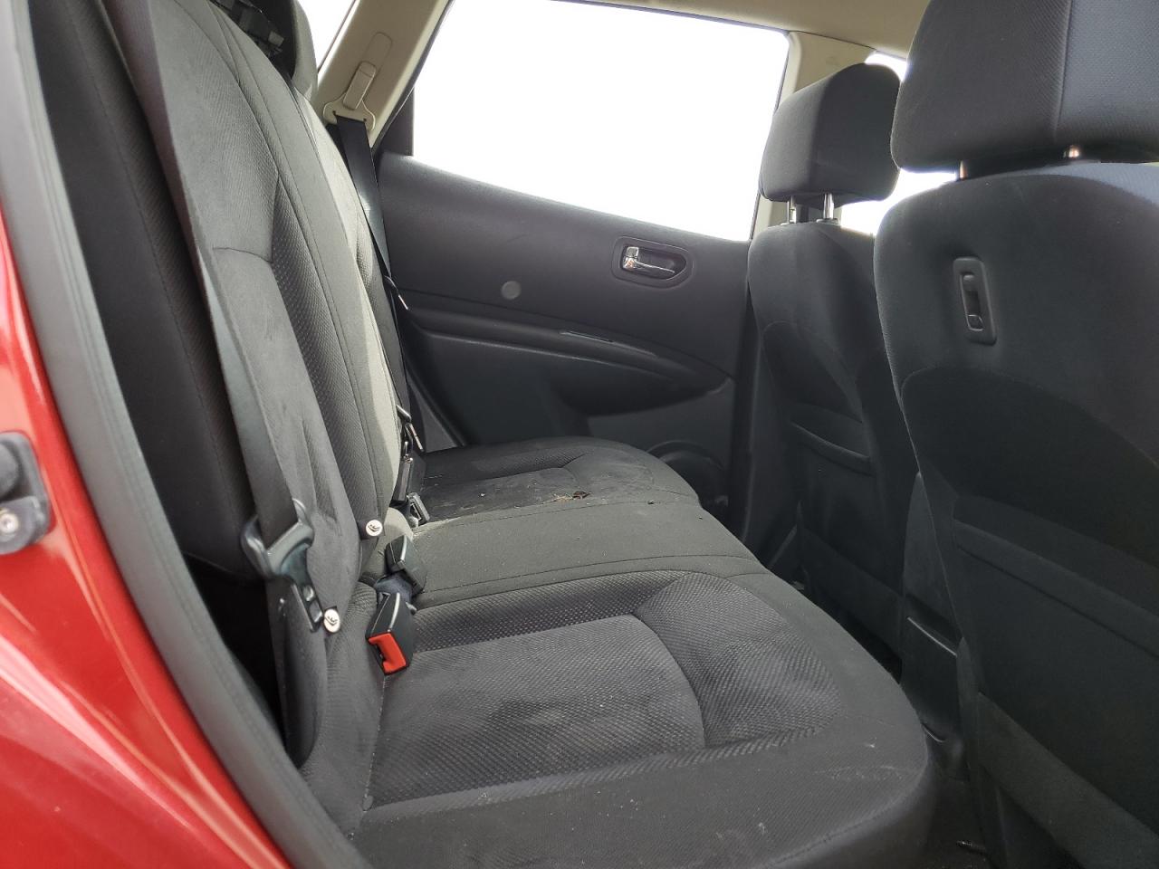 Nissan Rogue S Image 5