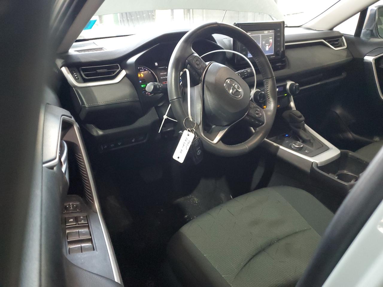 Toyota RAV4 Xle Image 8