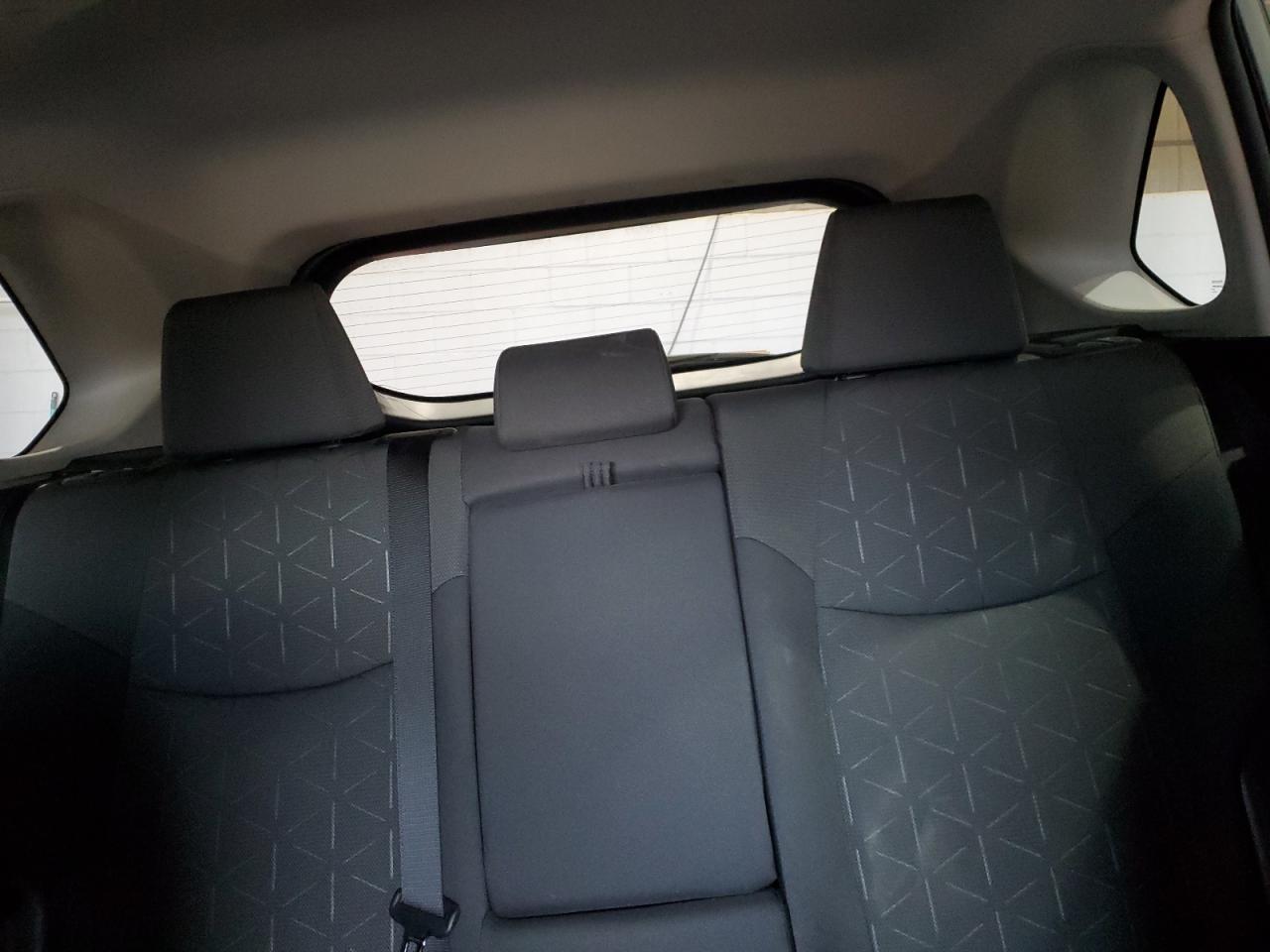 Toyota RAV4 Xle Image 12