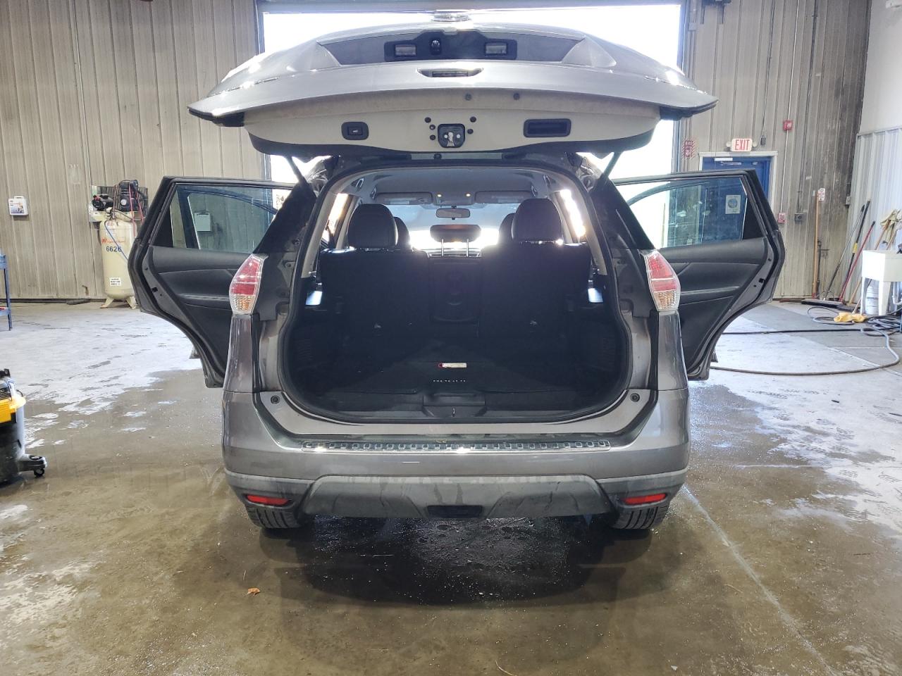 Nissan Rogue S Image 8