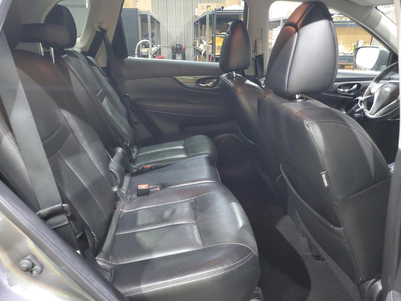 Nissan Rogue S Image 12