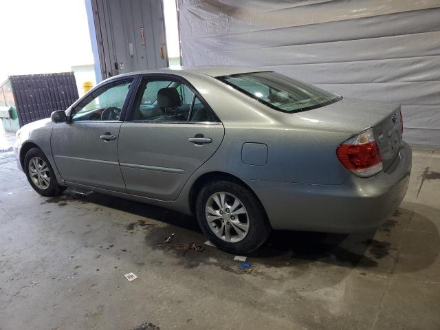 Toyota Camry Le Image 11