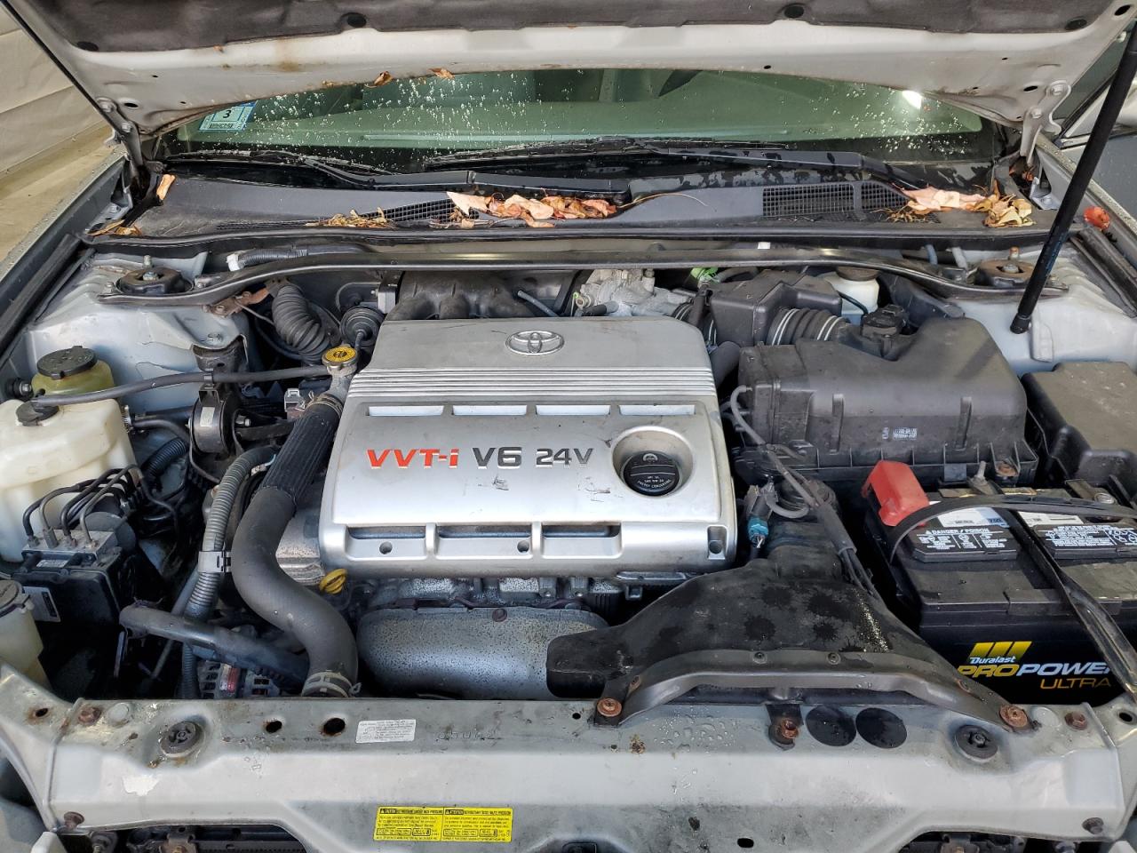 Toyota Camry Le Image 12