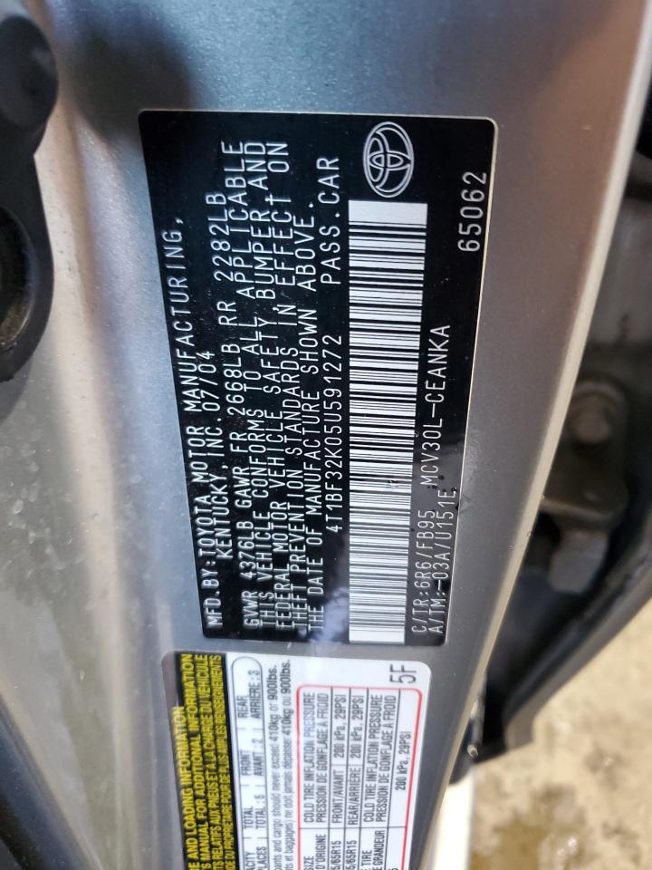 Toyota Camry Le Image 8