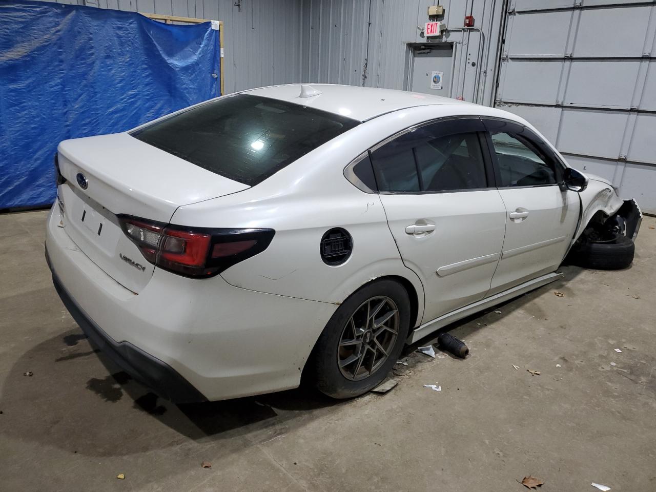 Subaru Legacy Premium Image 2