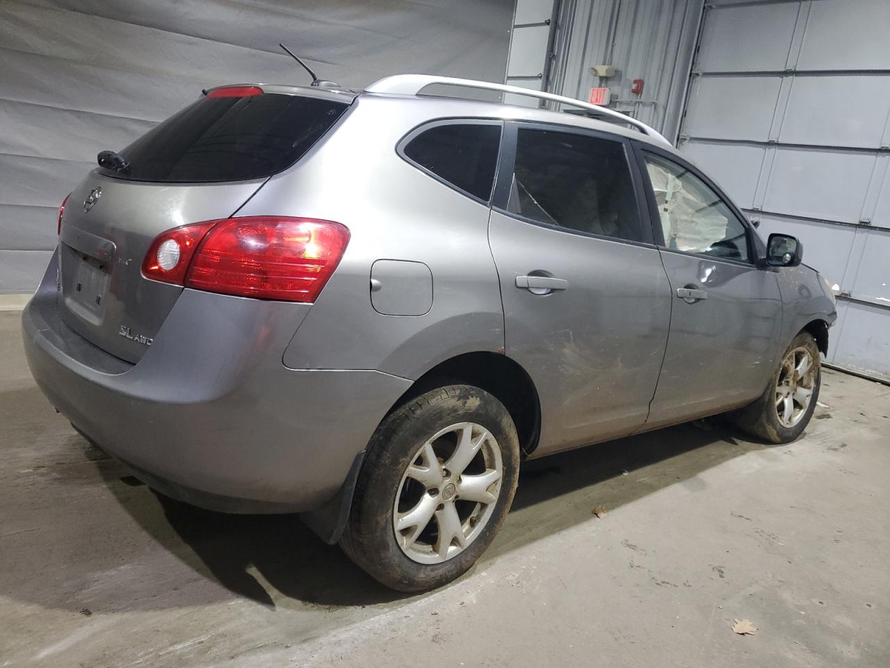 Nissan Rogue S Image 2