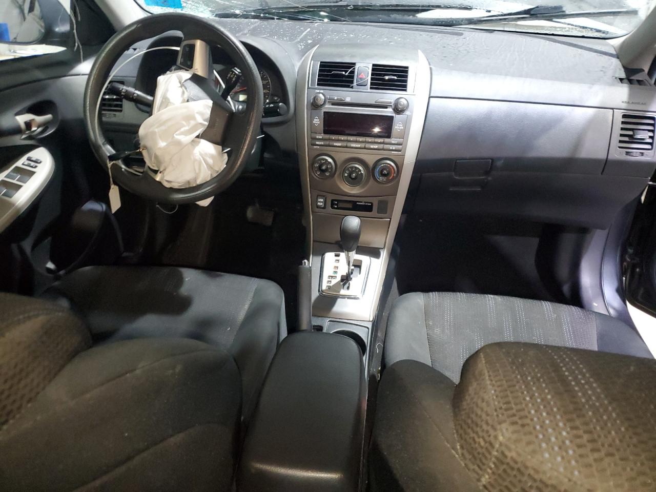 Toyota Corolla Base Image 5