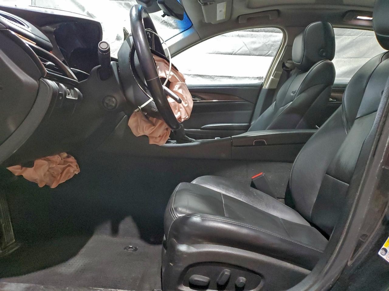 Cadillac CTS Luxury Image 2