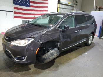  Salvage Chrysler Pacifica