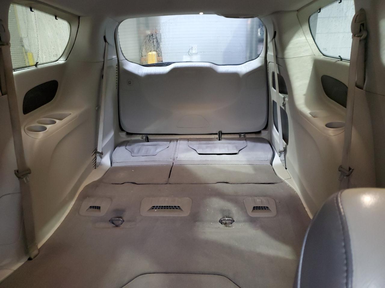 Chrysler Pacifica Touring L Image 8