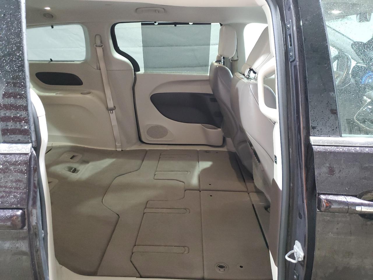 Chrysler Pacifica Touring L Image 9