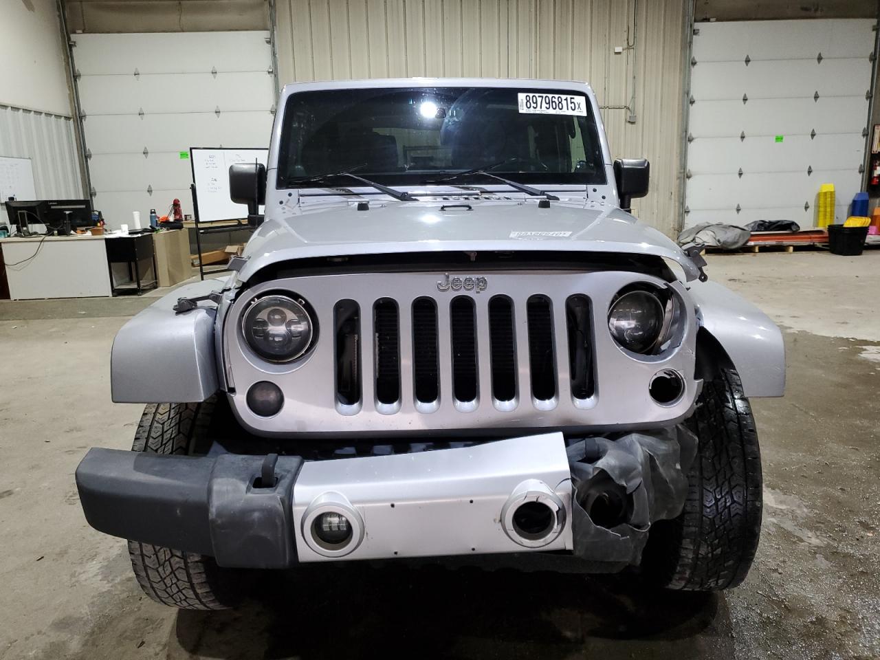 Jeep Wrangler Sahara Image 7