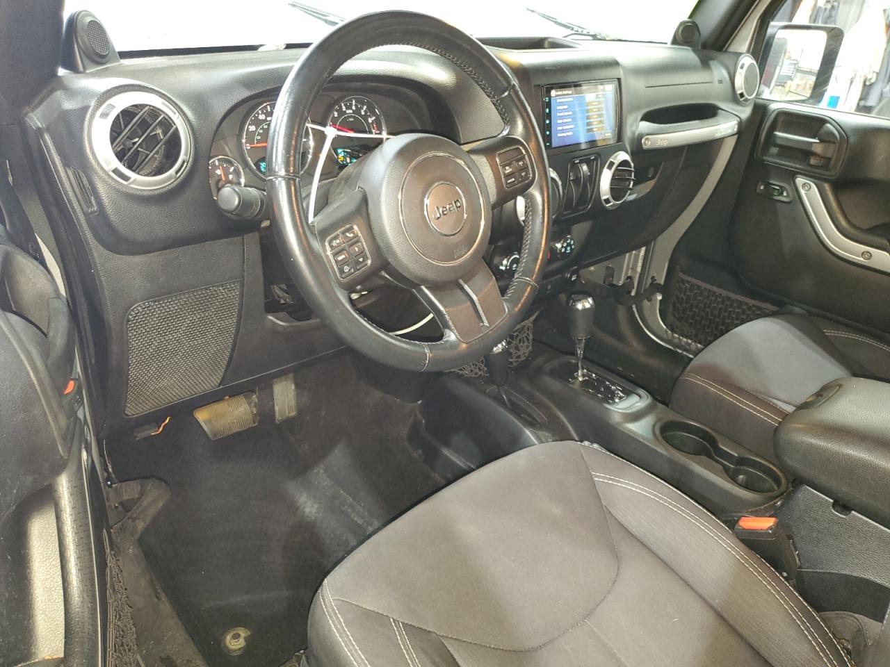 Jeep Wrangler Sahara Image 11