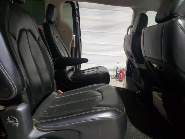 Chrysler Pacifica Touring L Image 7