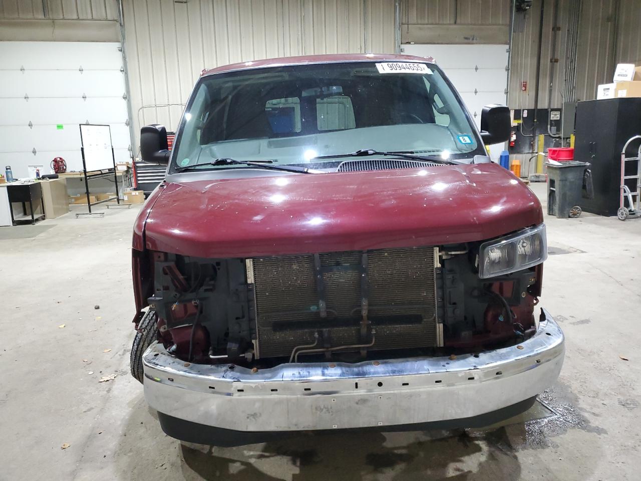 Chev Express Image 13