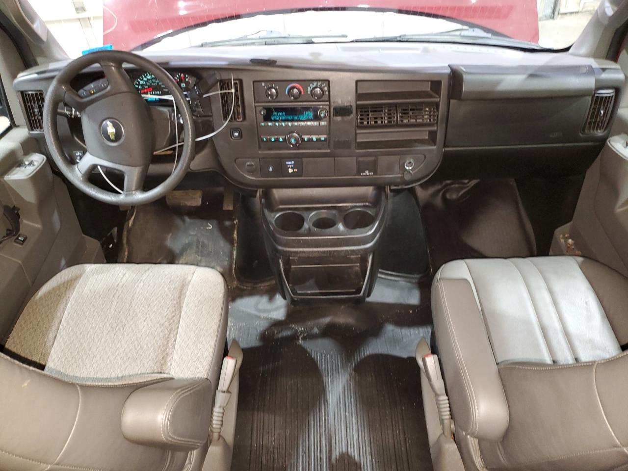 Chev Express Image 5